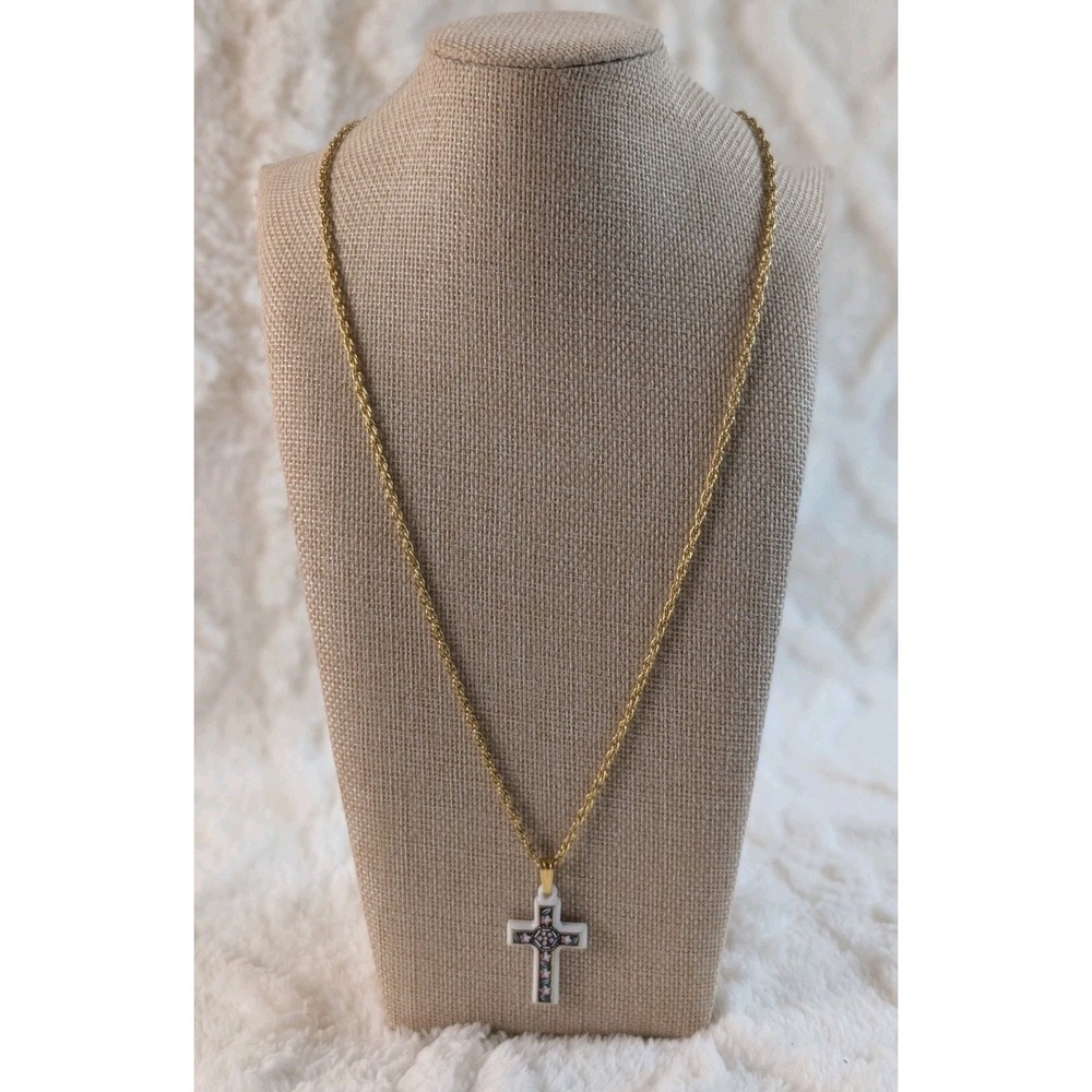 Vintage‎ Avon Floral Enamel Cross Necklace Gold Tone Religious Pendant